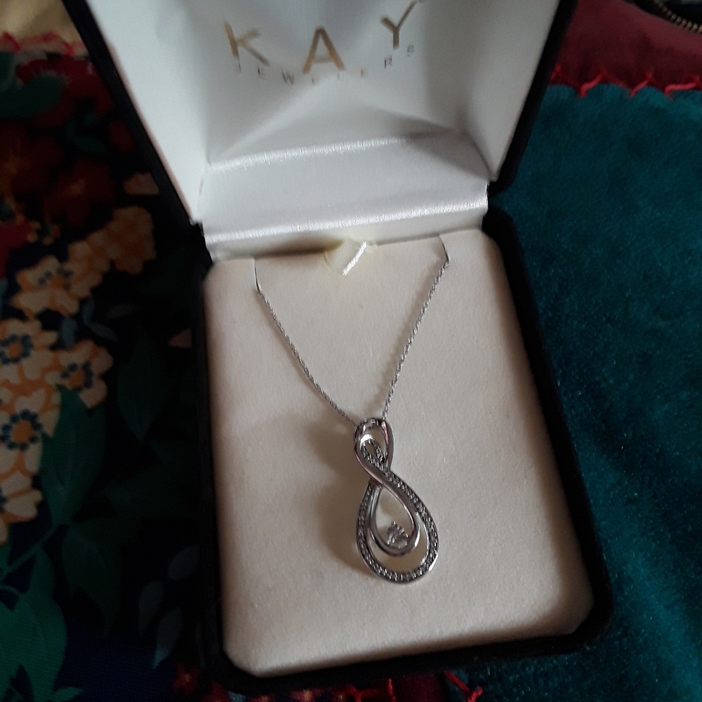 ☆STUNNING☆ DOUBLE INFINITY NECKLACE